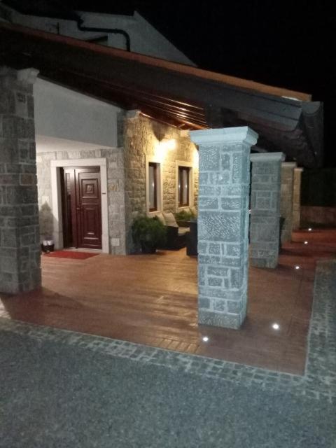 Castle House Rooms, Swimming Pool & Sauna & Tennis Court & Wine Cellar 塞扎纳 外观 照片